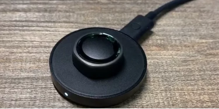 Oura Ring charging